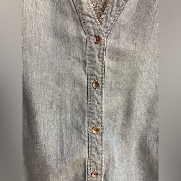 Anthropologie Holding Horses Chambray Crochet Buttoned Sleeveless Blue Top Size4 - Picture 7 of 15